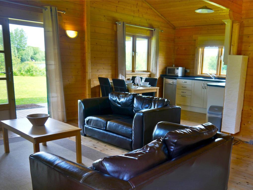 Lake Pochard Holiday Lodges South Cerney Zimmer foto